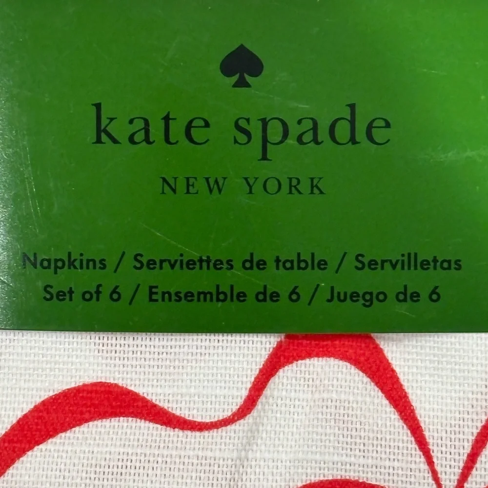 NWT Kate Spade Red and White Bow Patterned tablecloth and napkin Set